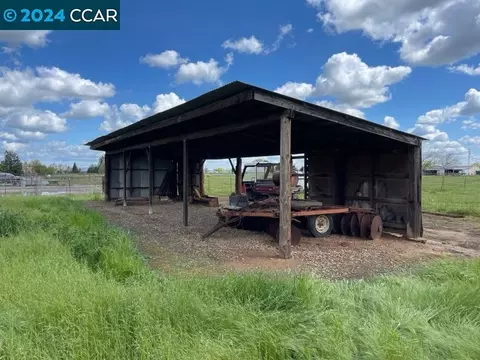 8999 Pettyjohn Rd, Red Bluff, CA 96080 photo 2