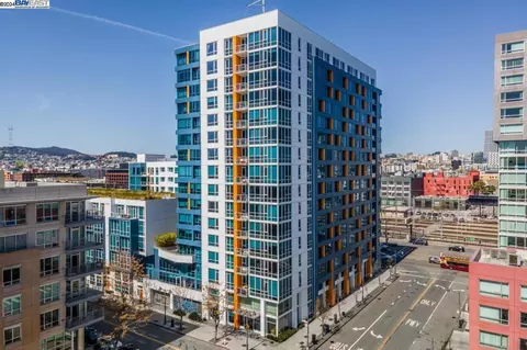 300 Berry St #704, San Francisco, CA 94158