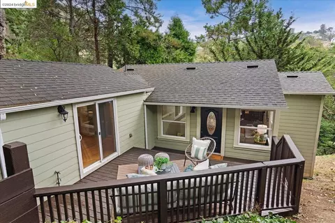 6206 Valley View Rd, Oakland, CA 94611 photo 1