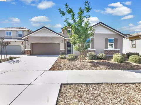 725 Hydrangea Dr, Vacaville, CA 95687 photo 1