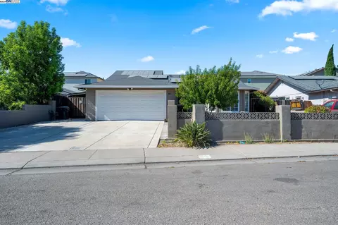 1483 Capitola Cir, Stockton, CA 95206