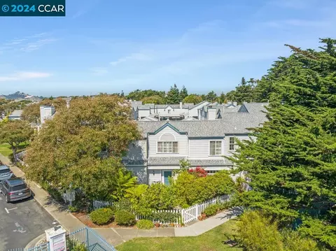215 Commodore Dr, Richmond, CA 94804 photo 1