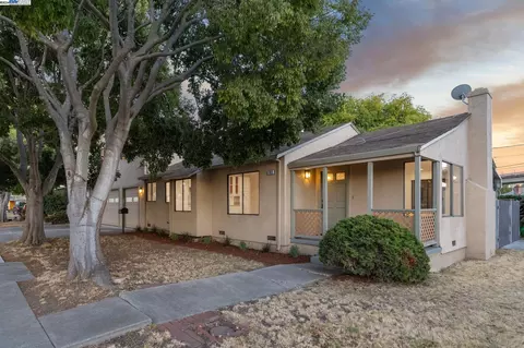 1005 Halcyon Dr, San Leandro, CA 94578 photo 1