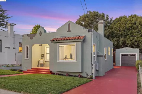 3136 Madeline St, Oakland, CA 94602