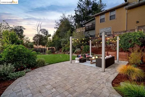 4121 Maybelle Ave, Oakland, CA 94619