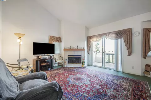 21103 Gary Dr #316E, Hayward, CA 94546
