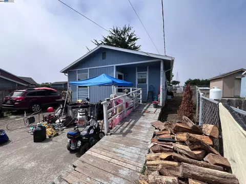 1809 Peninsula Dr, Arcata, CA 95521 photo 1