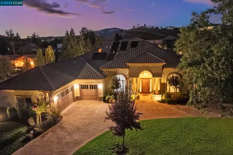 29 Meadow Lake Dr, Danville, CA 94506