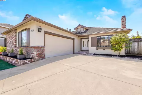 18775 Edwin Markham Dr, Castro Valley, CA 94552 photo 1