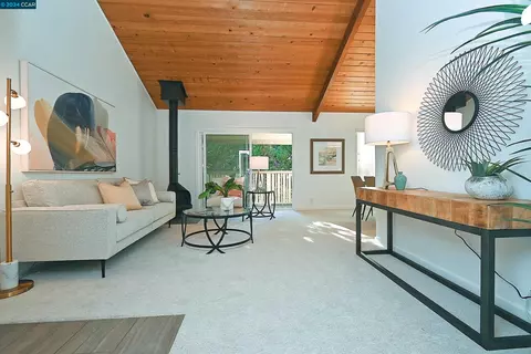 2700 Oak Rd #29, Walnut Creek, CA 94597