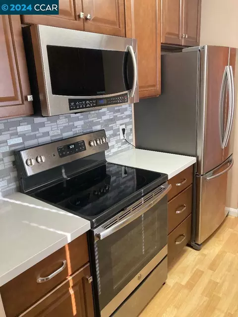 470 N Civic Dr #501, Walnut Creek, CA 94596