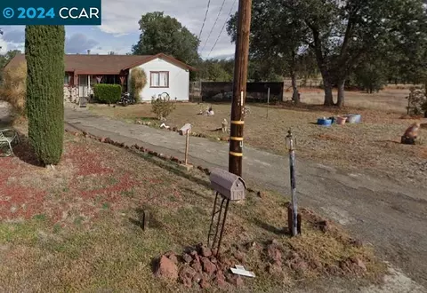 20230 Billy Jean Ln, Redding, CA 96002 photo 1