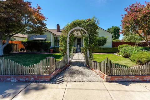 1321 Marilyn St, Modesto, CA 95350 photo 1