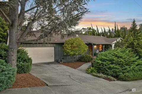 4800 Shetland Ave, Oakland, CA 94605