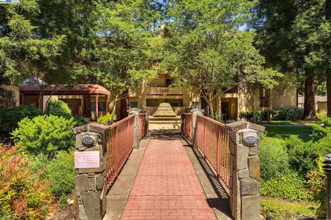 1310 Walden Rd #6, Walnut Creek, CA 94597