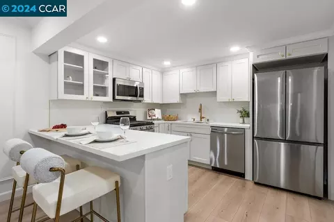 2533 Pine Knoll Dr #6, Walnut Creek, CA 94595