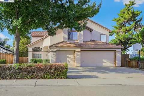 1925 Harvest Landing Ct, Tracy, CA 95376