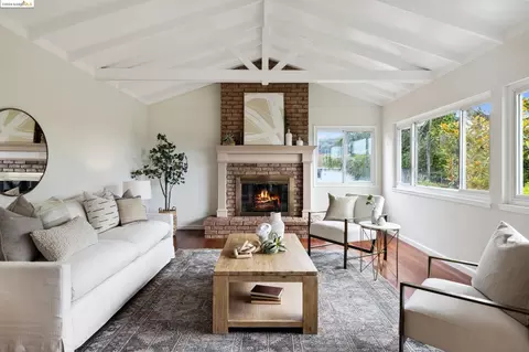 3997 Oak Hill Rd, Oakland, CA 94605