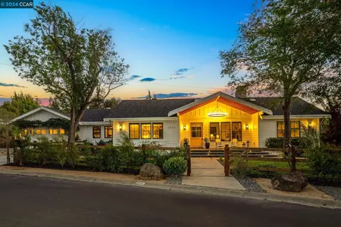 2715 Kinney Dr, Walnut Creek, CA 94595