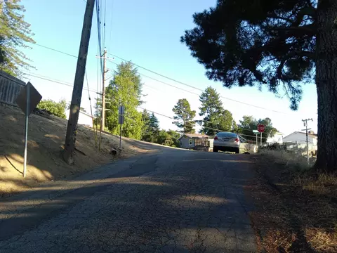 6171 Chelton Dr, Oakland, CA 94611