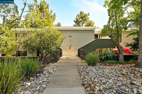 2733 Pine Knoll Dr #2, Walnut Creek, CA 94595