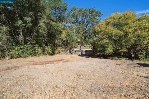 3981 S Peardale Dr, Lafayette, CA 94549 photo 1