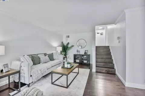2724 Oak Rd #121, Walnut Creek, CA 94597