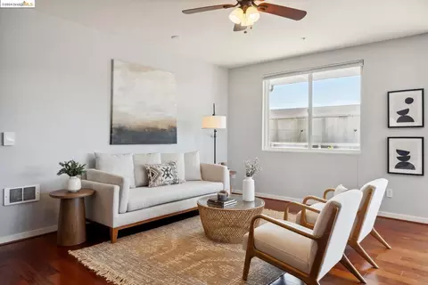 3090 Glascock St #207, Oakland, CA 94601
