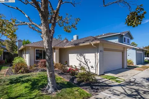 29 Justin Cir, Alameda, CA 94502