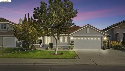 1851 Komenich Dr, Manteca, CA 95336 photo 1