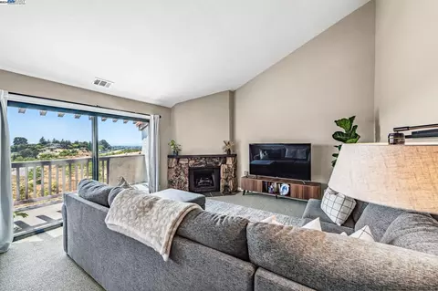 21109 Gary Dr #310, Hayward, CA 94546