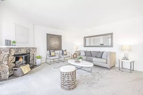 21109 Gary Dr #208, Hayward, CA 94546