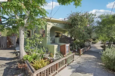 4160 Emerald St, Oakland, CA 94609