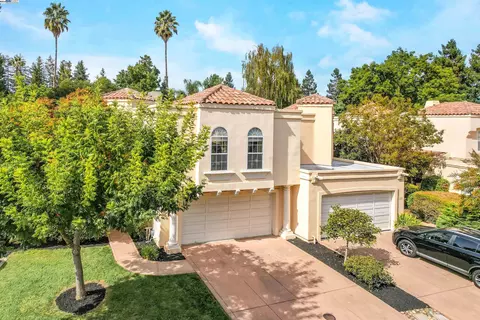 1377 Cuernavaca Circulo, Mountain View, CA 94040 photo 1