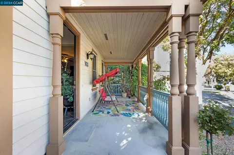 2090 Central St, Hercules, CA 94547 photo 1