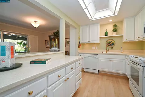 1348 Running Springs Rd #3, Walnut Creek, CA 94595