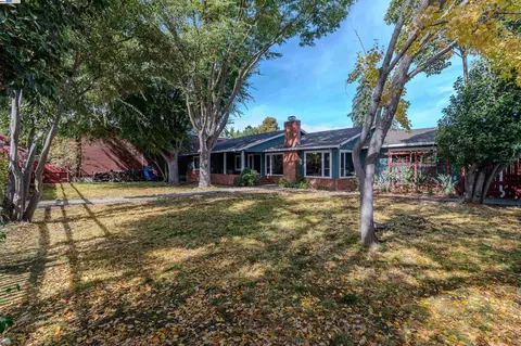 545 F St, Martinez, CA 94553 photo 1