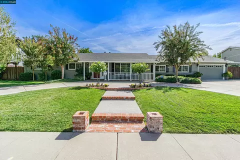 1748 Sargent Rd, Concord, CA 94518 photo 1