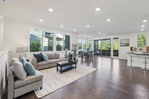 5821 Midnight Pl #F, Dublin, CA 94568