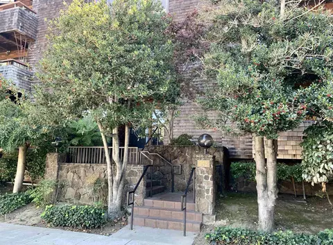 742 Wesley Way #1E, Oakland, CA 94610