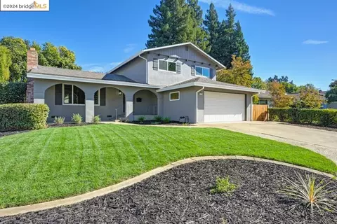 52 Grand Rio Cir, Sacramento, CA 95826