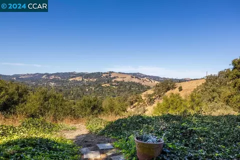 1284 Skycrest Dr #4, Walnut Creek, CA 94595