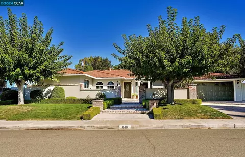 840 Kane Cir, Walnut Creek, CA 94598