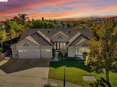36 E Country Club Dr, Brentwood, CA 94513