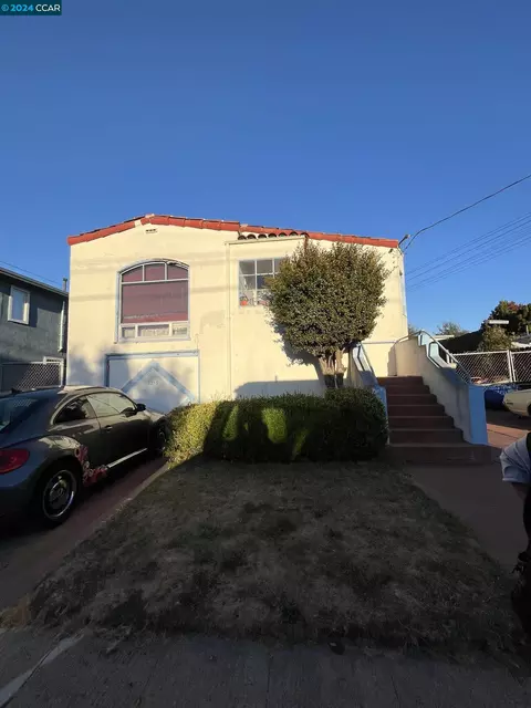 3219 Idaho St, Berkeley, CA 94702 photo 1