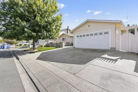 1588 Portola Dr, Milpitas, CA 95035