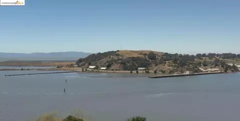 199 Sandy Beach Rd, Vallejo, CA 94590 photo 2