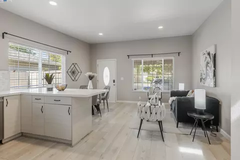 676-680 Colorado Ave, Palo Alto, CA 94306