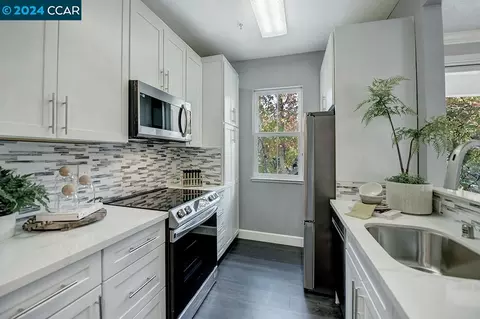 1860 Tice Crk #1201, Walnut Creek, CA 94595