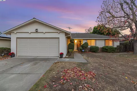1046 Phelps Ave, San Jose, CA 95117